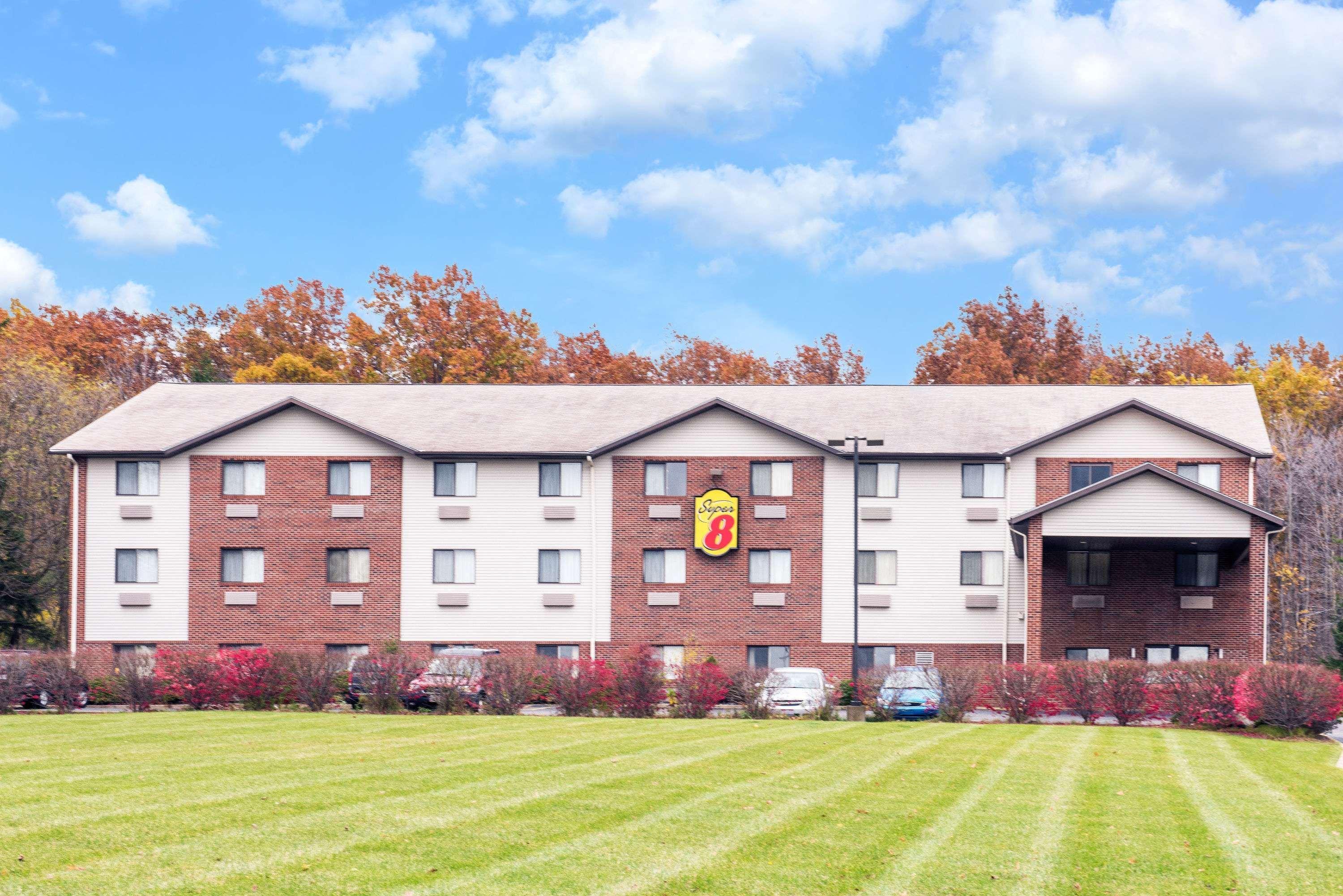 Hotel Super 8 By Wyndham Richfield Cleveland Exteriér fotografie